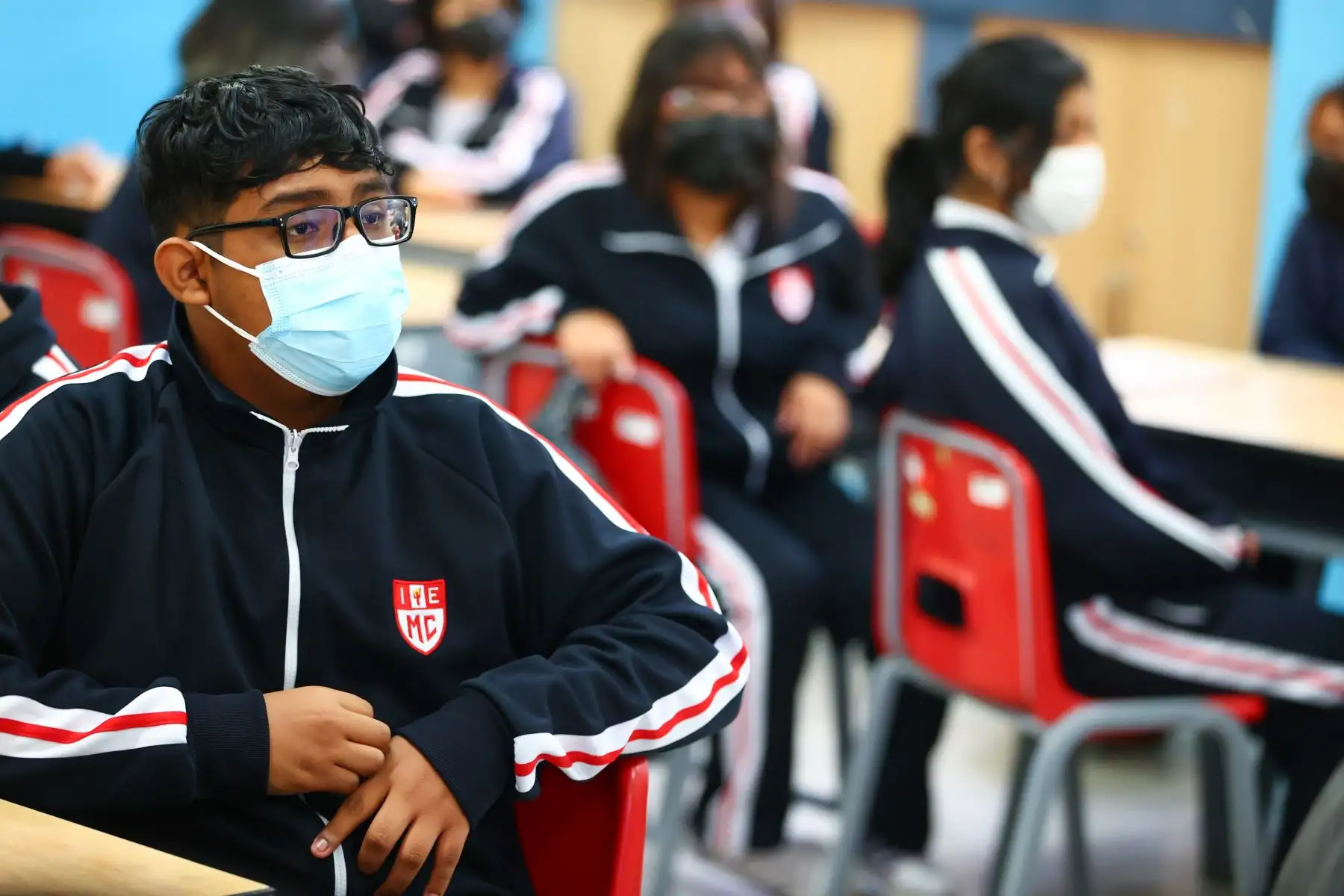 Luego de dos semanas de vacaciones más de 2 millones de alumnos de Lima metropolitana regresan a las aulas. Autoridades de Minedu y del Colegio Melitón Carvajal recibieron con diferentes actividades socioemocionales a los alumnos que el día de hoy regresaron a las aulas de esta institución educativa, luego de las vacaciones de mitad de año.
Foto: ANDINA/Andrés Valle