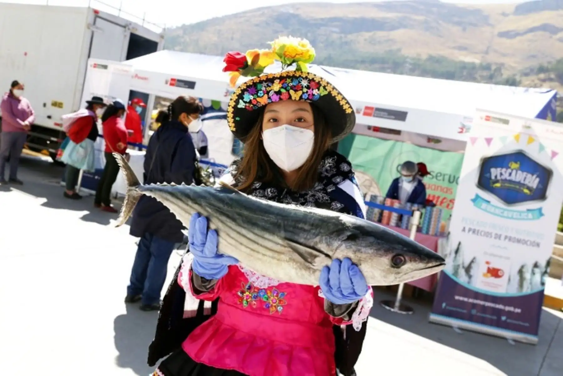 Huancavelica:Ministerio de la Producción puso más de 1000 kilos de pescado a precios bajos