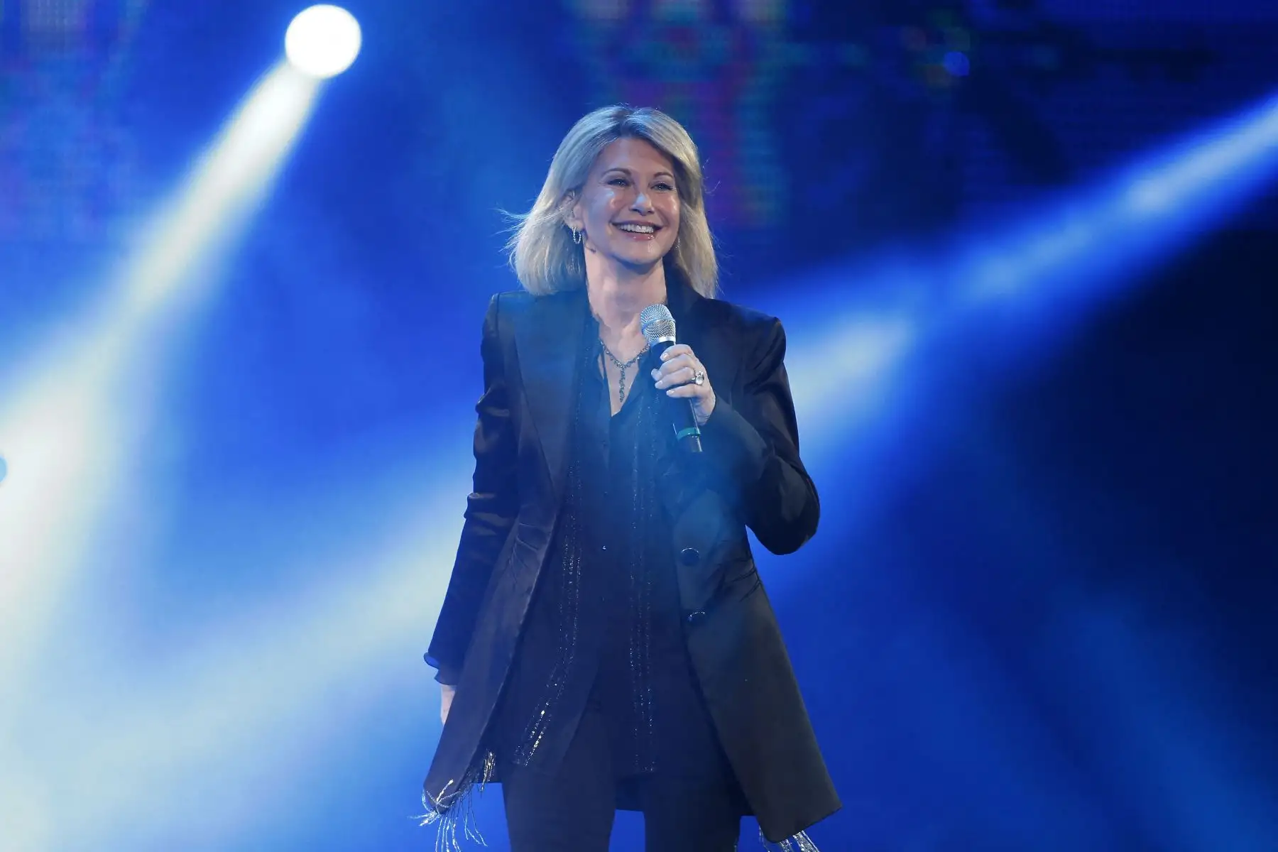 La cantante británico-australiana Olivia Newton-John se presenta en el 58º Festival Internacional de la Canción de Viña del Mar el 23 de febrero de 2017.
Foto: AFP La cantante británico-australiana Olivia Newton-John se presenta en el 58º Festival Internacional de la Canción de Viña del Mar el 23 de febrero de 2017.
Foto: AFP