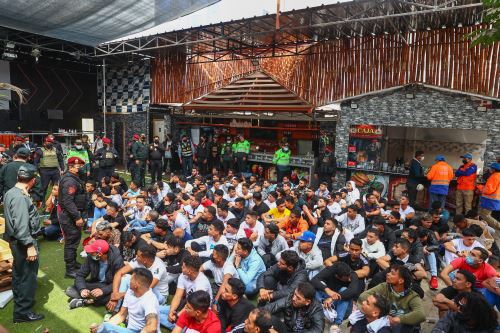 Policía Nacional Interviene a 200 personas en discoteca de SJL