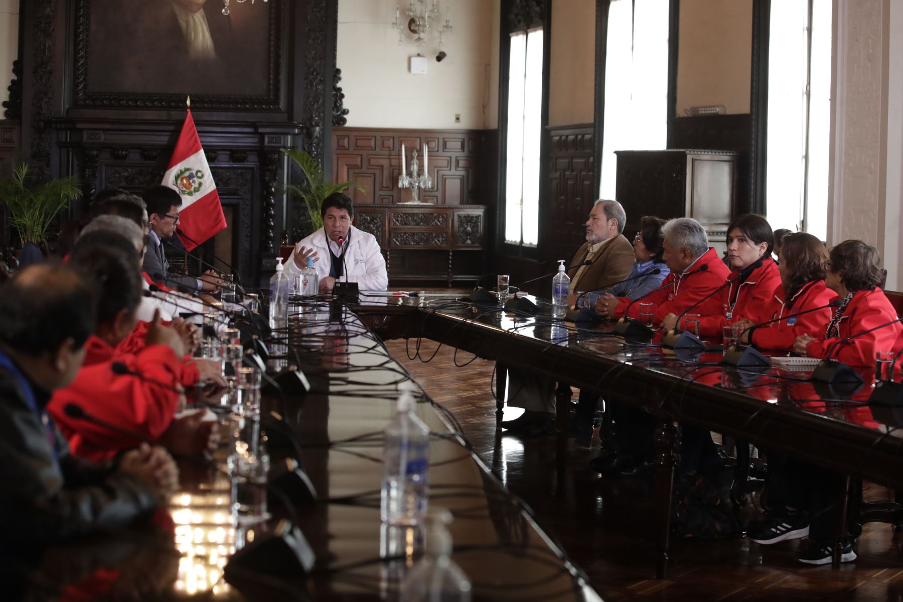Presidente de la República, Pedro Castillo Terrones, sostiene reunión con representantes de trabajadores del sector Salud.
Foto: ANDINA/Prensa Presidencia