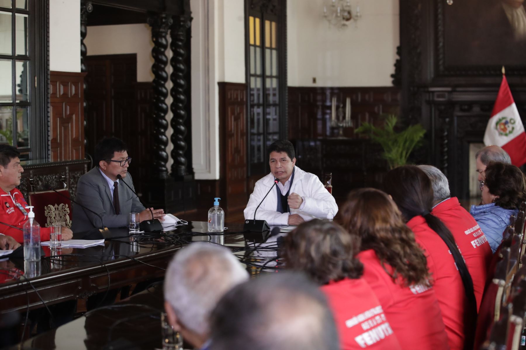 Presidente de la República, Pedro Castillo Terrones, sostiene reunión con representantes de trabajadores del sector Salud.
Foto: ANDINA / Prensa Presidencia