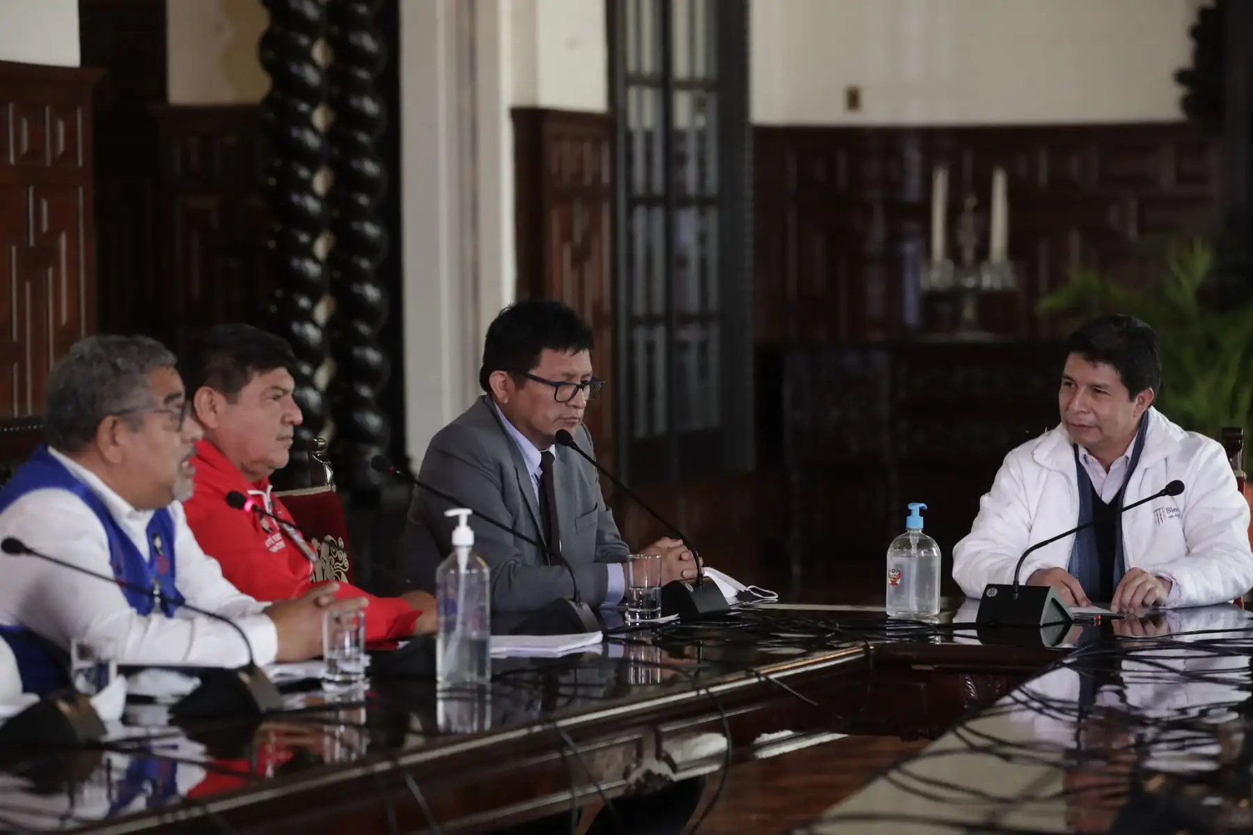 Presidente de la República, Pedro Castillo Terrones, sostiene reunión con representantes de trabajadores del sector Salud.
Foto: ANDINA / Prensa Presidencia