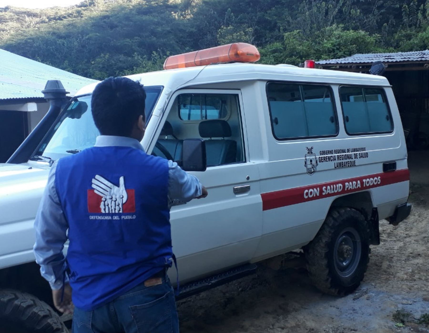 Defensoría del Pueblo supervisará mantenimiento de ambulancias en la región Lambayeque.