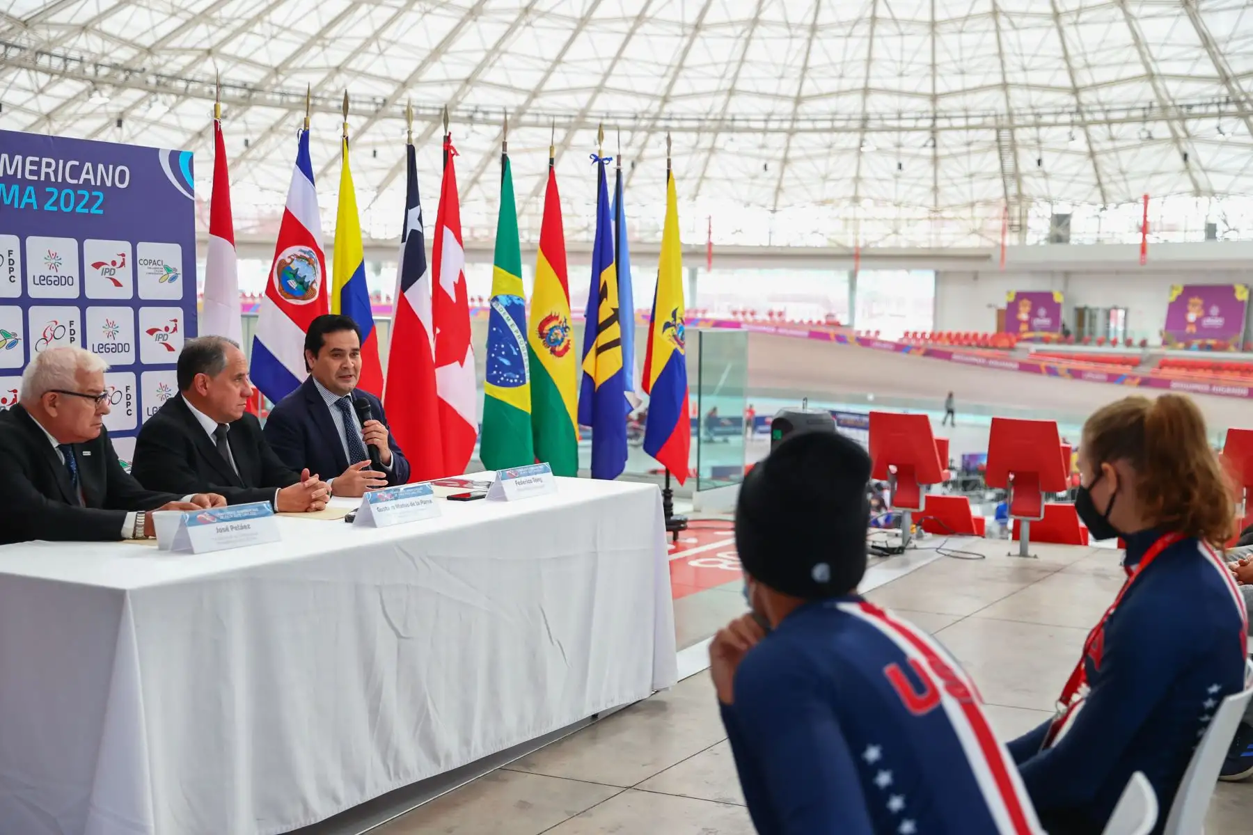 Legado se sigue afianzando como la casa del deporte mundial y, esta vez, acogerá un nuevo Campeonato Panamericano, a realizarse del 10 al 14 de agosto, así fue anunciado en conferencia de prensa por el presidente de la Federación Peruana de Ciclismo, Gustavo Matus de la Parra, el presidente de la Confederación Panamericana de Ciclismo, José Manuel Peláez; y el director ejecutivo de Legado, Federico Tong.
Foto: ANDINA/Andrés Valle