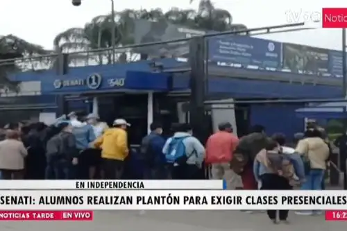 Esta mañana estudiantes y padres de familia organizaron un plantón en las afueras de Senati para solicitar el inicio de las clases presenciales. ANDINA/ Captura TV