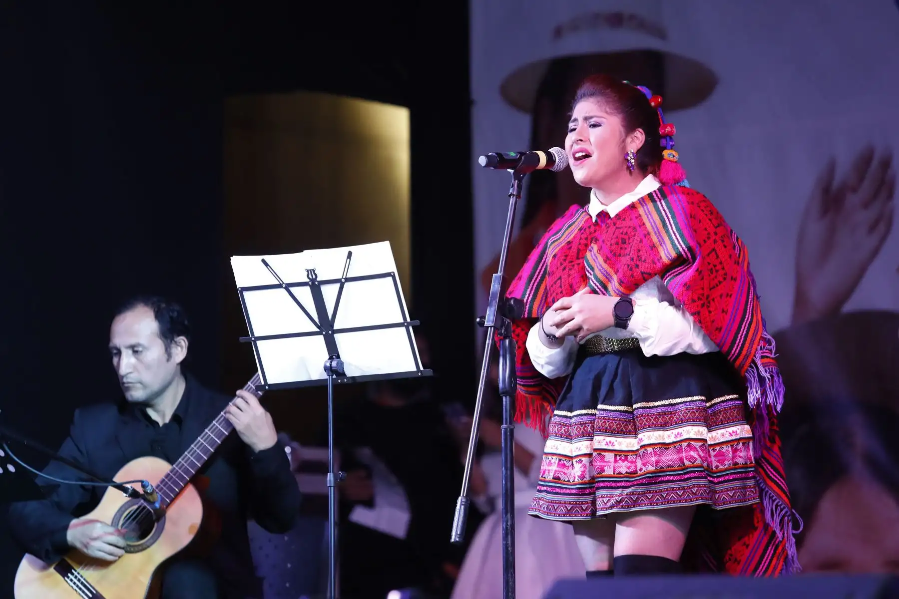 En el marco del Día Internacional de los Pueblos Indígenas, el Ministerio de Cultura organiza el Encuentro de voces: concierto en lenguas indígenas, realizado de manera gratuita, en la explanada de la sede central del ministerio en el distrito de San Borja. 
Foto: ANDINA / Renato Pajuelo