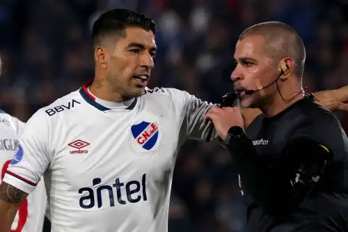 La alegría brasileña fue la tristeza de Suárez, que en la ida se reestrenó con el club donde debutó hace 17 años. Foto: EFE