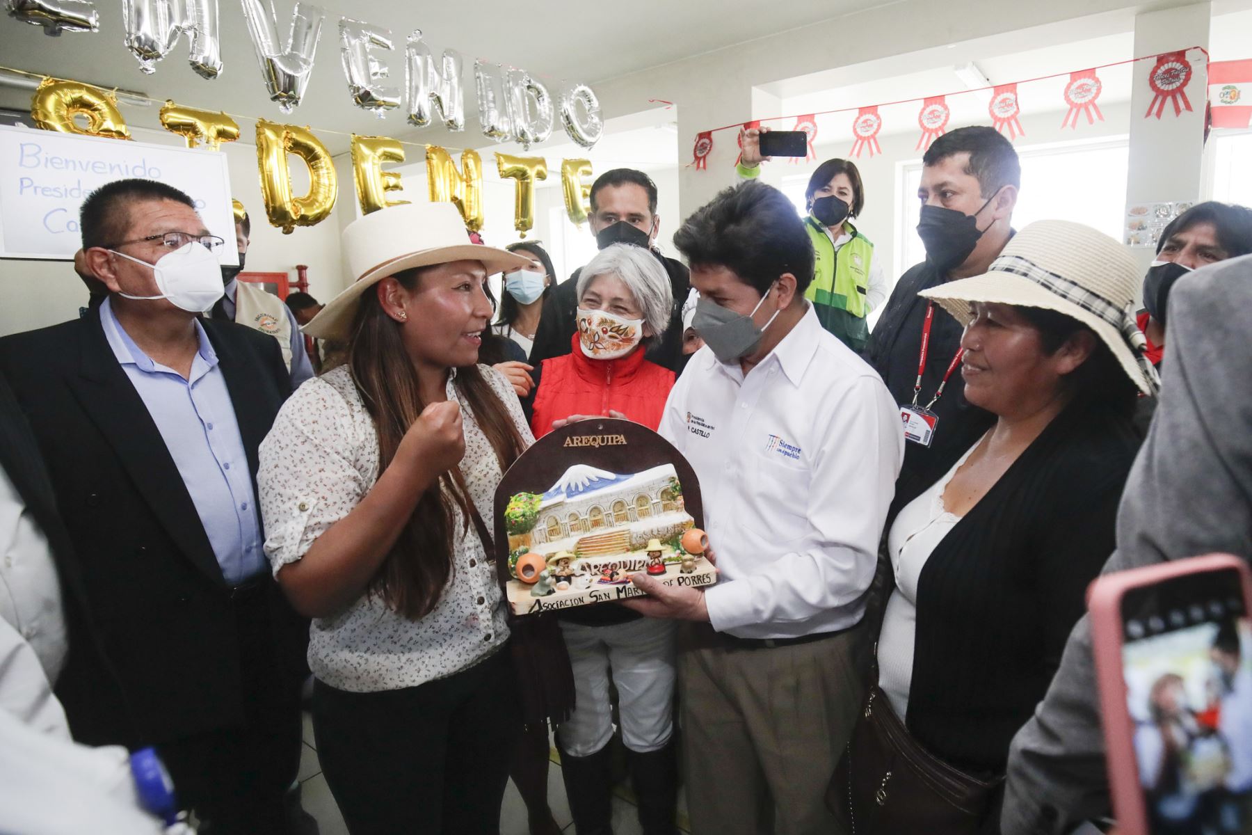 Presidente Pedro Castillo sostiene encuentro con comerciantes del Mercado Municipal San Martín de Porres, región Arequipa
Foto: ANDINA/Prensa Presidencia