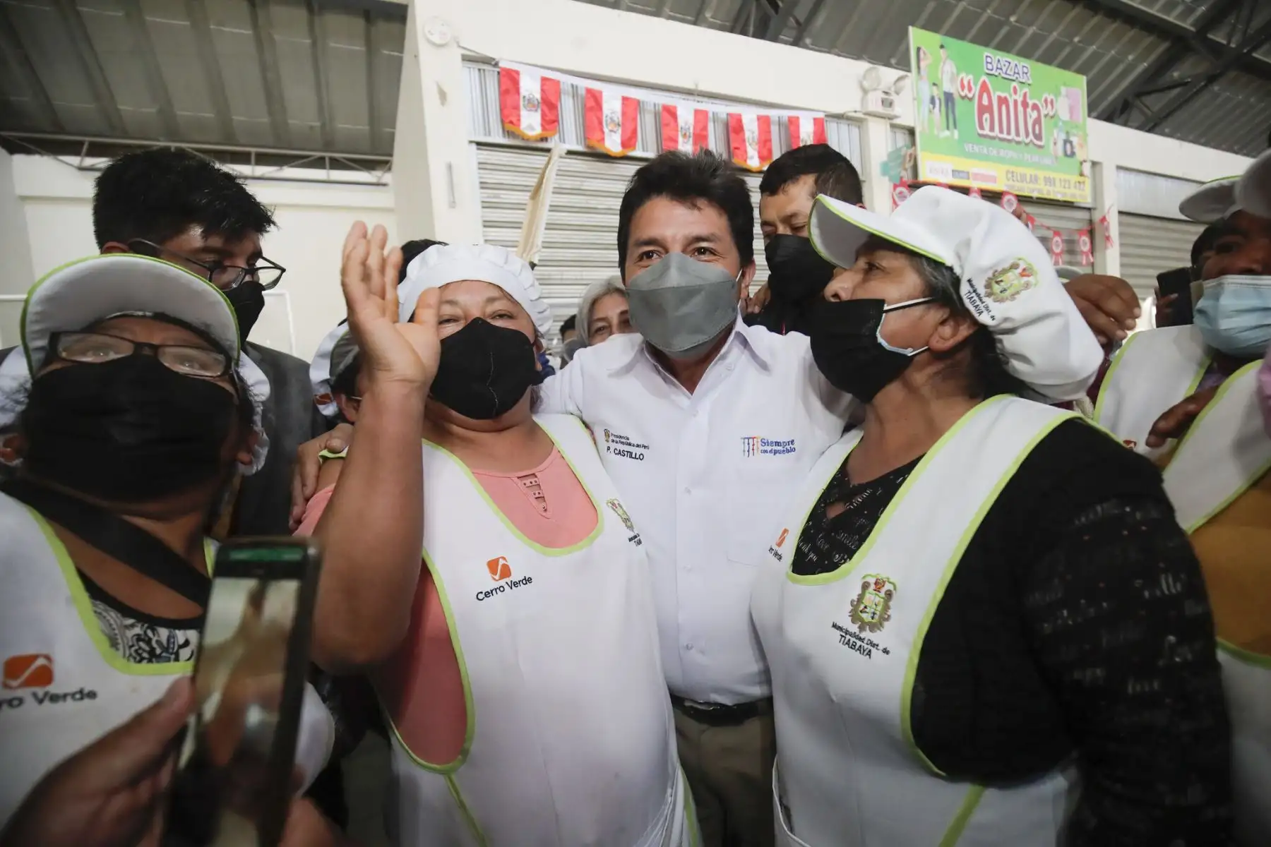 Presidente Pedro Castillo sostiene encuentro con comerciantes del Mercado Municipal San Martín de Porres, región Arequipa
Foto: ANDINA/Prensa Presidencia