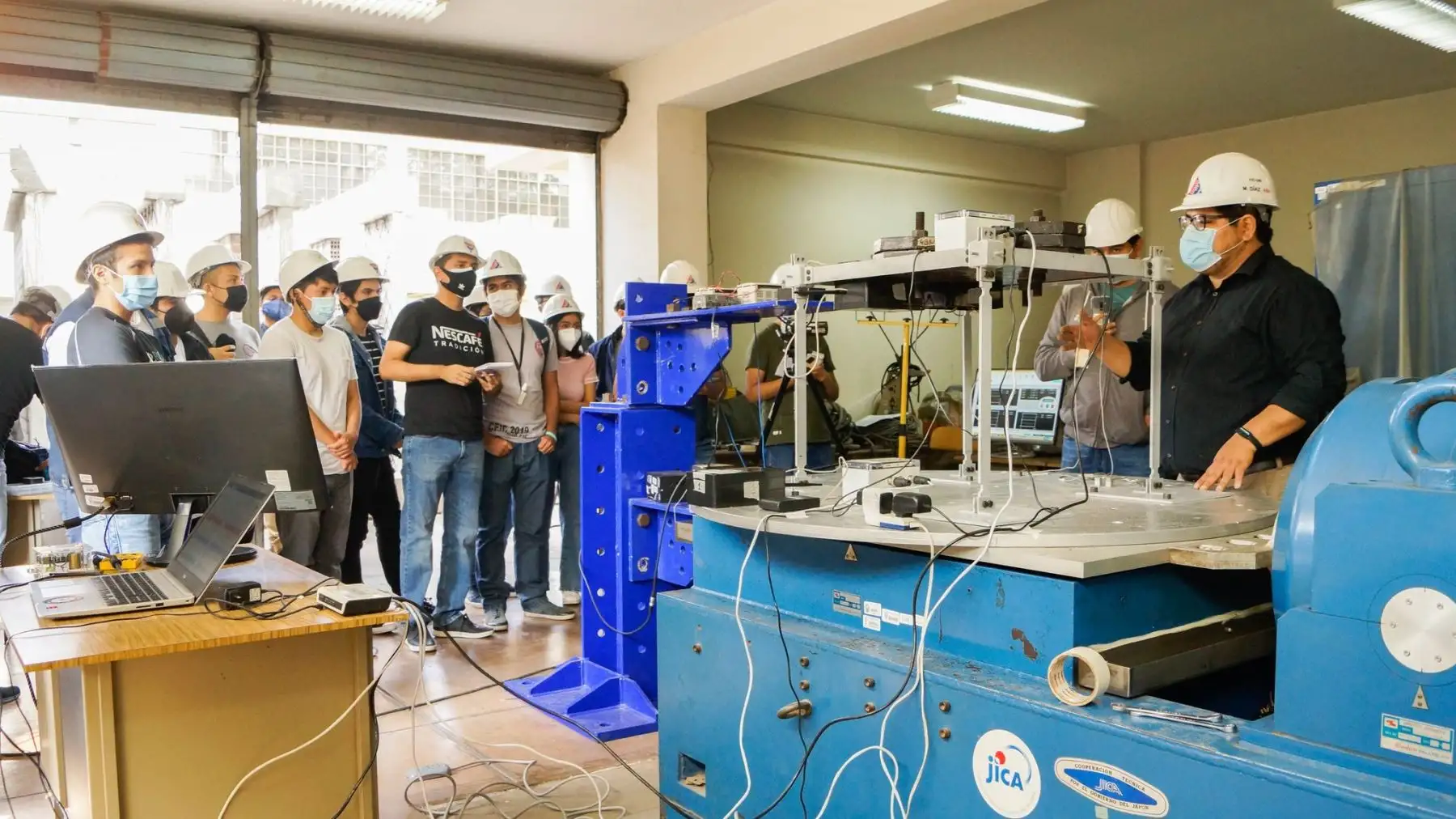El proyecto se encuentra en la etapa final y en las próximas semanas llegará un vehículo eléctrico traído desde Alemania para realizar las primeras pruebas y validar el prototipo de estación de recarga. Foto: UNI