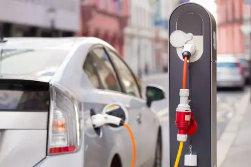 Auto electrificado. ANDINA/archivo