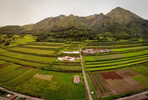 Los impresionantes andenes de Zurite, ubicado en la provincia cusqueña de Anta, está próxima a convertirse en un nuevo destino de Cusco gracias al asfaltado de la vía que agilizará el tránsito a la zona. ANDINA/Difusión