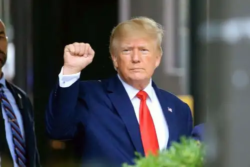 Desde que dejó el cargo, Trump se ha mantenido como la figura más divisiva del país y continúa afirmando falsedades de que en realidad ganó las elecciones de 2020. Foto: AFP