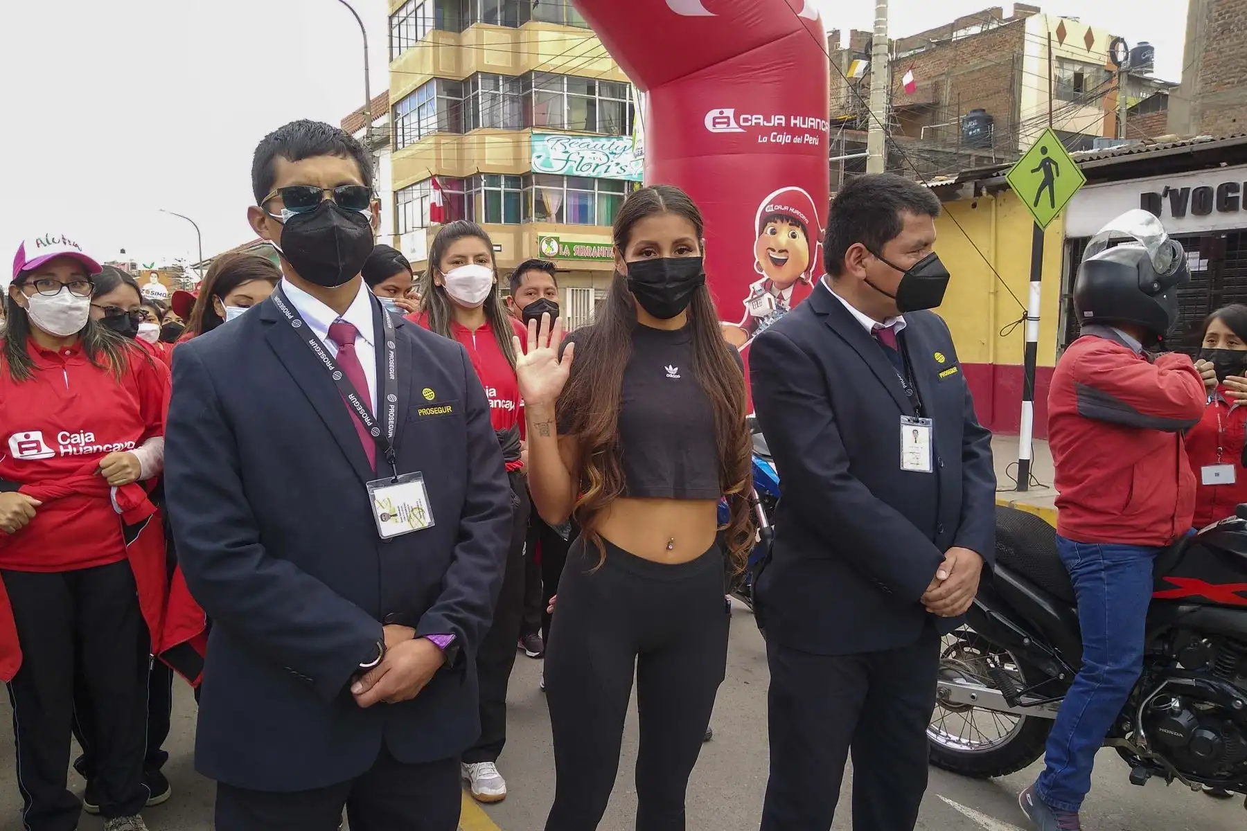 A su arribo a la ciudad que la vio nacer, después de ganar dos medallas de oro en el Campeonato Mundial de Atletismo en Oregon en Estados Unidos, Kimberly García León, fue reconocida como hija predilecta de Huancayo. Foto: Difusión