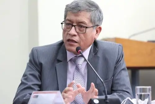 Ministro Rosendo Serna participó esta tarde en la conferencia de prensa que se desarrolló tras el Consejo de Ministros. Foto: Minedu