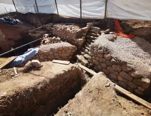 La Dirección Desconcentrada de Cultura de Cusco confirmó el hallazgo de muros preinca e inca durante la ejecución de una obra municipal en el distrito de Wanchaq, en el centro de la ciudad de Cusco. ANDINA/Difusión