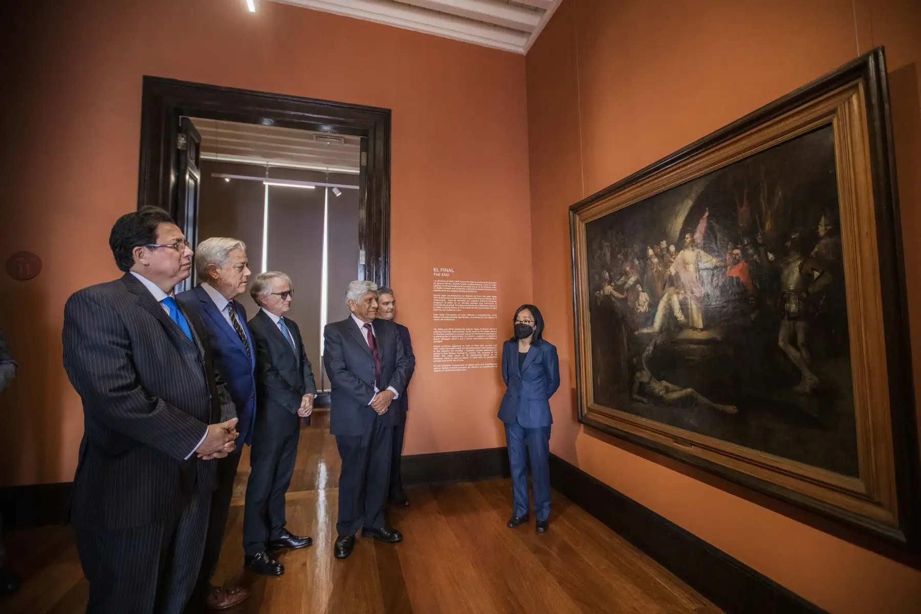 Alcalde de Lima, Miguel Romero y Ministro de Relaciones Exteriores, Miguel Ángel Rodríguez Mackay, inauguran obras donadas por embajada de Ecuador. Dos vitrales artísticos estarán de manera permanente, en la Pinacoteca Municipal Ignacio Merino, ubicada en la plaza Francia. Foto: ANDINA/Difusión