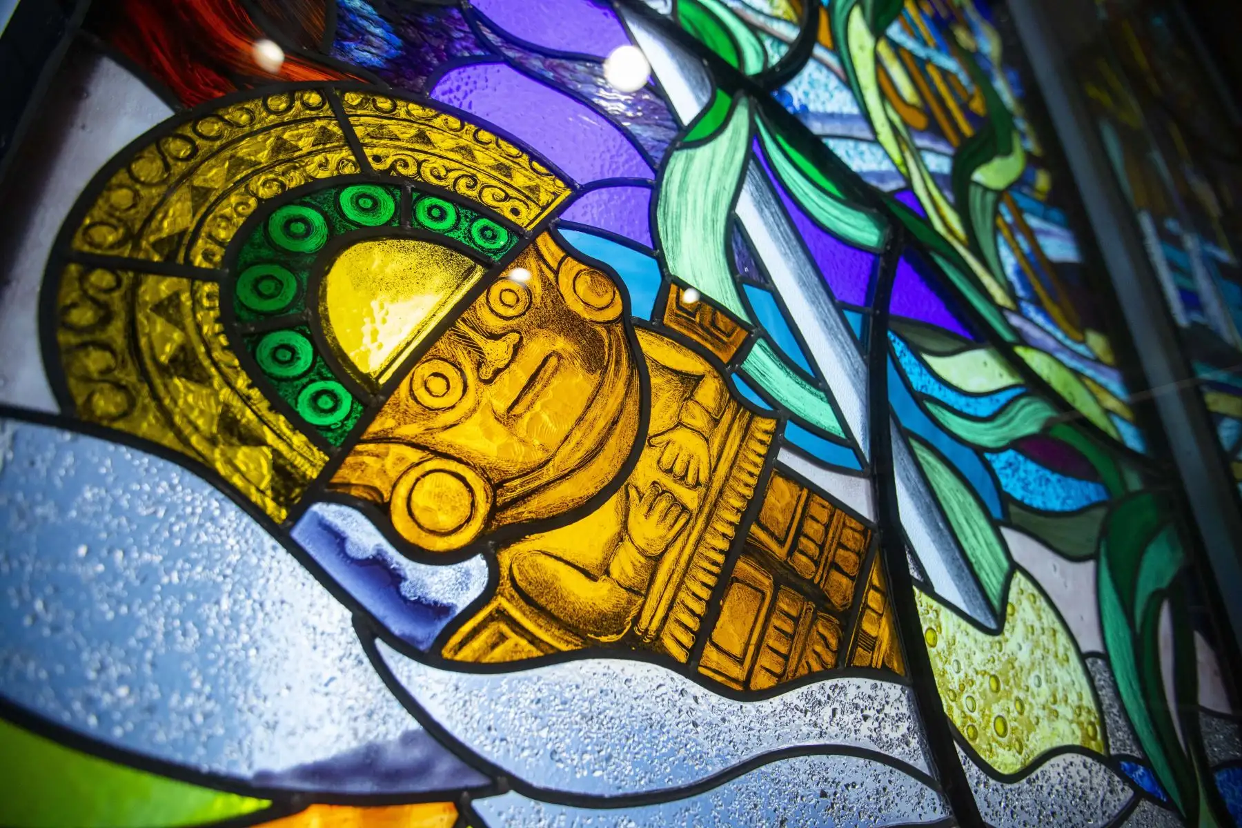 Alcalde de Lima, Miguel Romero y Ministro de Relaciones Exteriores, Miguel Ángel Rodríguez Mackay, inauguran obras donadas por embajada de Ecuador. Dos vitrales artísticos estarán de manera permanente, en la Pinacoteca Municipal Ignacio Merino, ubicada en la plaza Francia. Foto: ANDINA/Difusión