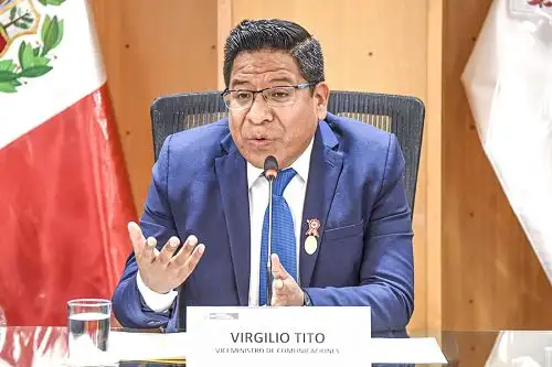 Viceministro de Comunicaciones, Virgilio Tito Chura