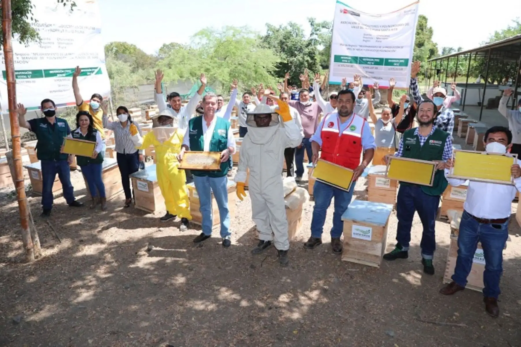 Piura: Midagri entregó herramientas y equipos a dos organizaciones agrarias