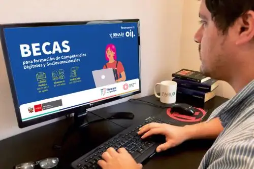 Las becas del “Programa de Competencias Digitales y Socioemocionales” contempla 79 cursos autoformativos, con certificación por 320 horas académicas. Foto: Senaju