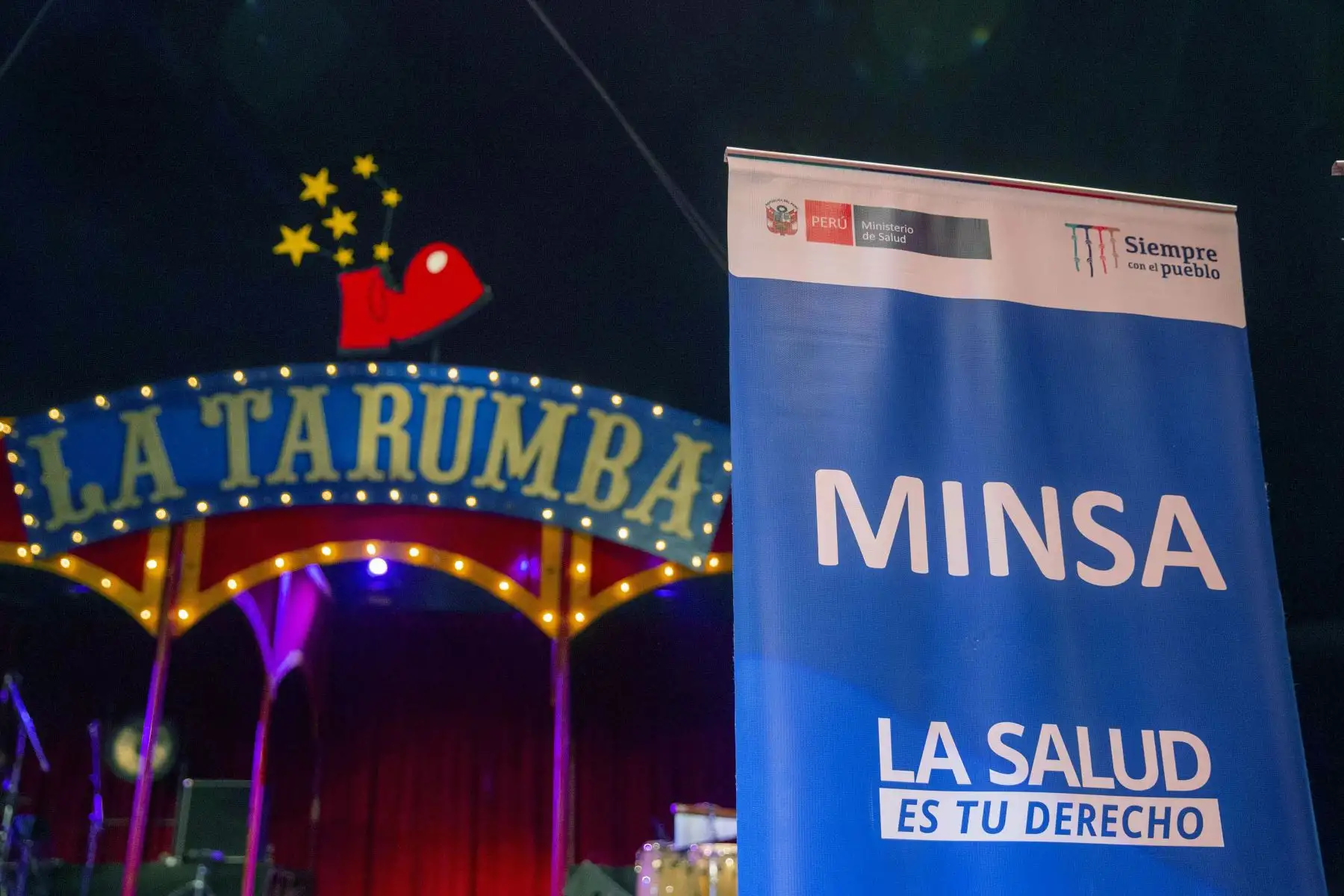 El Ministerio de Salud  y el Circo La Tarumba, unen esfuerzos para reforzar la vacunación en la población tanto contra la covid-19 como la vacunación regular, para lo cual los artistas del circo motivarán a las personas que acuden a sus funciones a que se vacunen.
Foto: ANDINA/Carla Patiño Ramírez