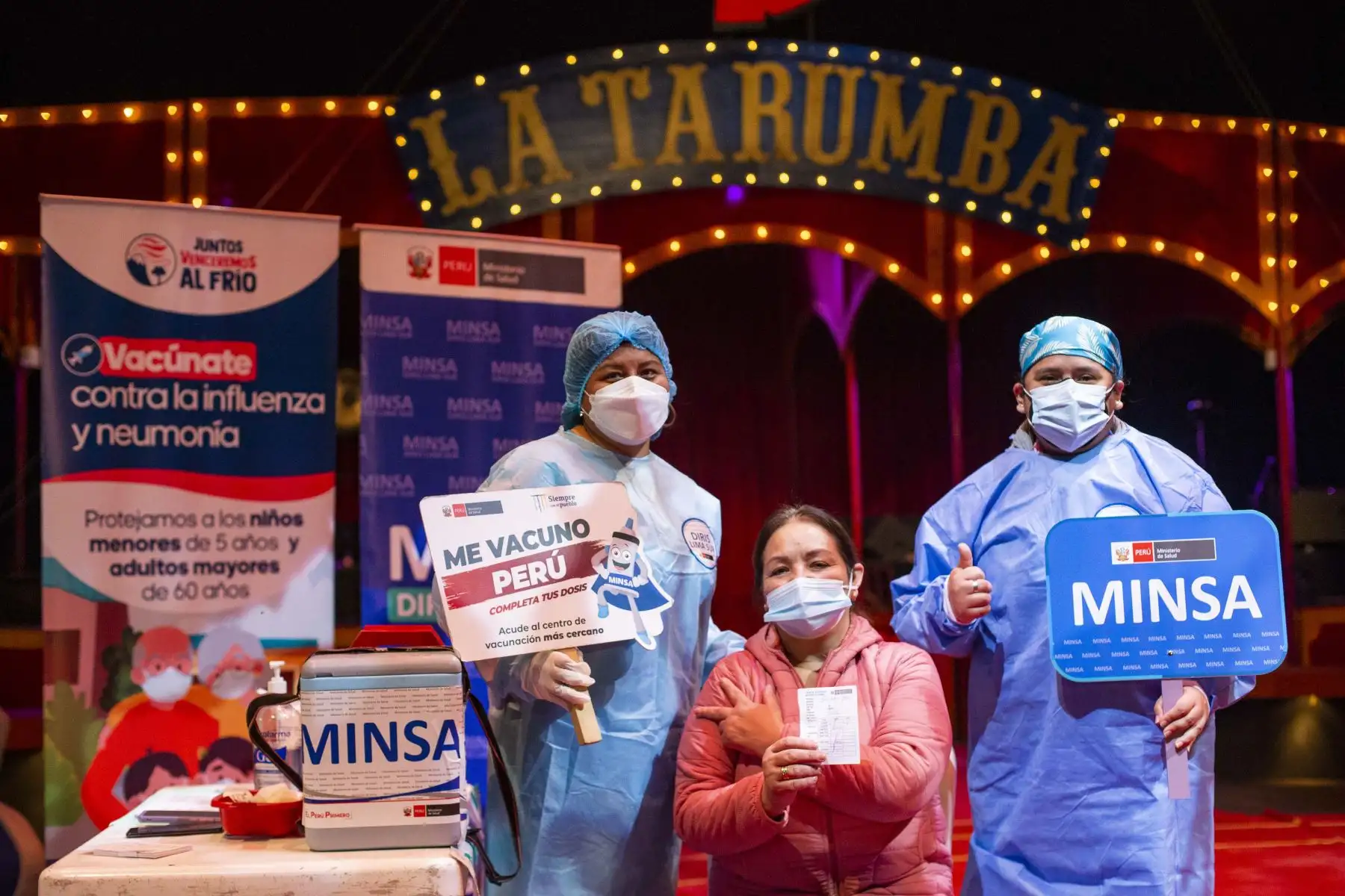 El Ministerio de Salud  y el Circo La Tarumba, unen esfuerzos para reforzar la vacunación en la población tanto contra la covid-19 como la vacunación regular, para lo cual los artistas del circo motivarán a las personas que acuden a sus funciones a que se vacunen.
Foto: ANDINA/Carla Patiño Ramírez