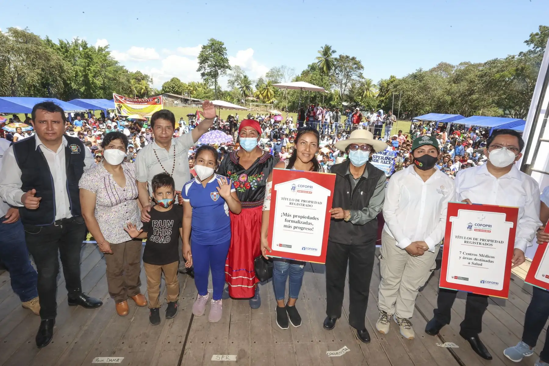 Presidente Pedro Castillo entrega más de 1200 títulos de propiedad de vivienda y equipamiento urbano en Bellavista, región San Martín.
Foto: ANDINA/Prensa Presidencia