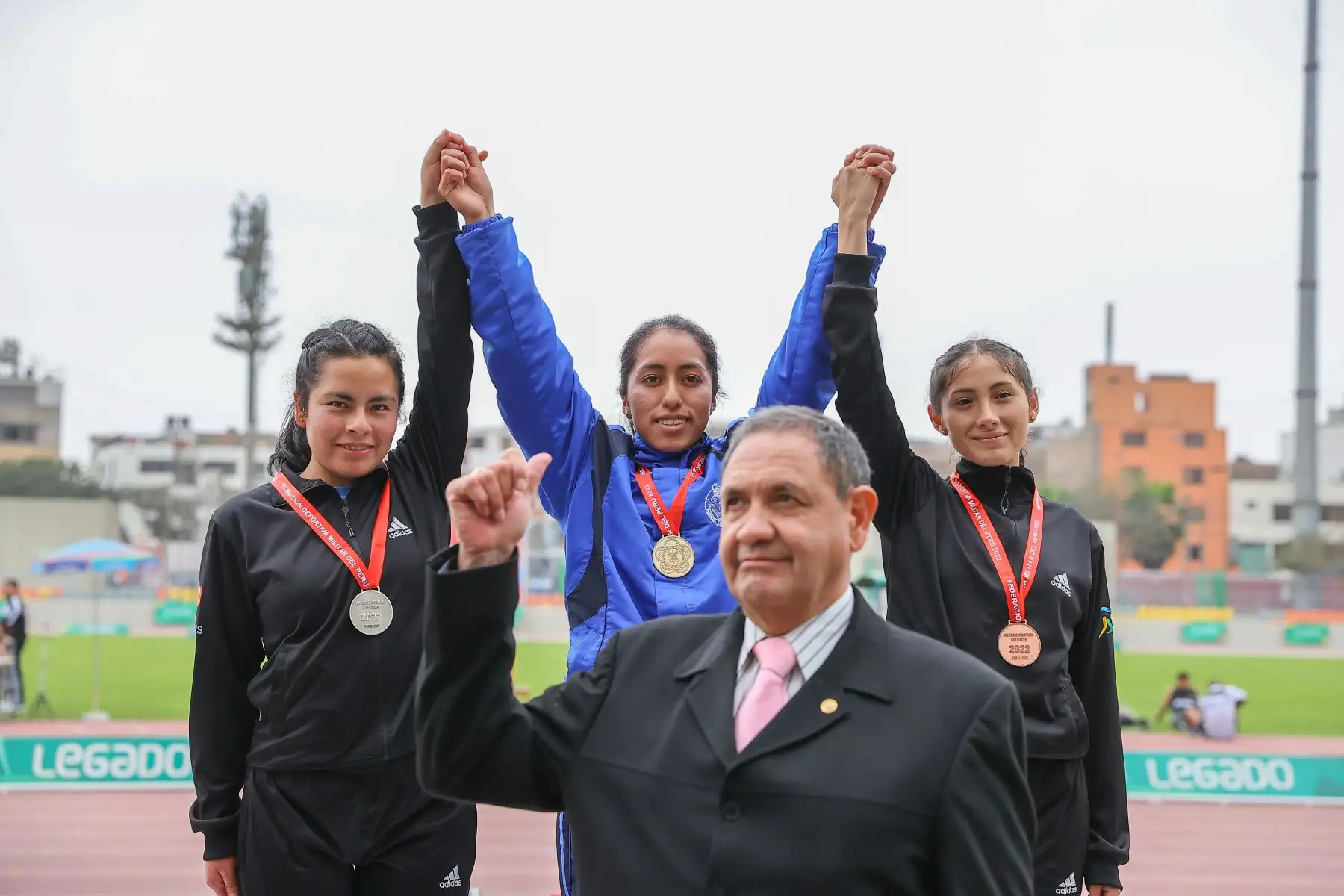 El ministro Defensa, José Luis Gavidia Arrascue, presidió la Ceremonia de Inauguración de los Juegos Deportivos Militares 2022, en el estadio de la Villa Deportiva Nacional (Videna), ubicado en el distrito de San Luis, donde participaron más de 3000 deportistas de las Fuerzas Armadas en distintas disciplinas deportivas olímpicas.
Foto: ANDINA/Andrés Valle