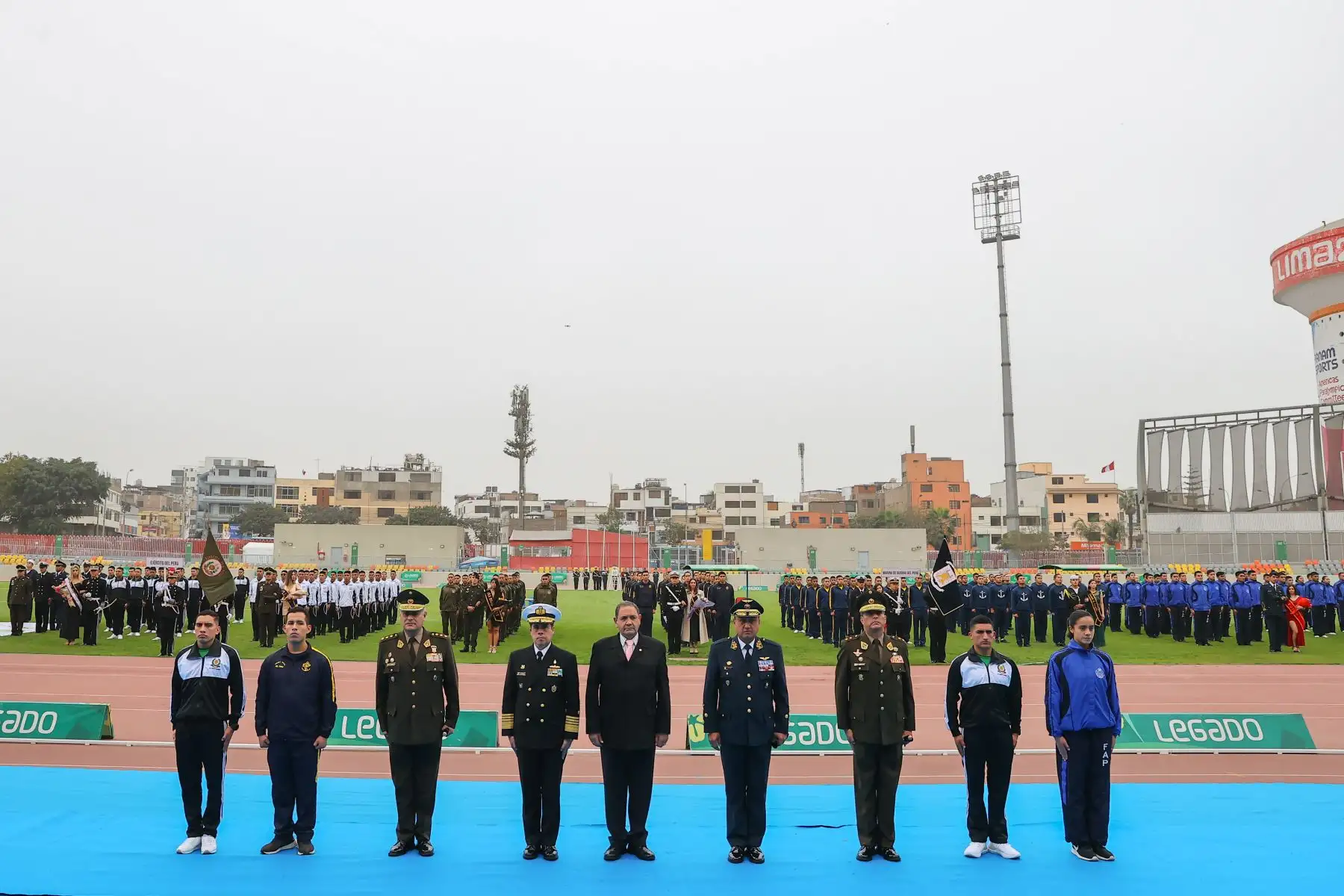 El ministro Defensa, José Luis Gavidia Arrascue, presidió la Ceremonia de Inauguración de los Juegos Deportivos Militares 2022, en el estadio de la Villa Deportiva Nacional (Videna), ubicado en el distrito de San Luis, donde participaron más de 3000 deportistas de las Fuerzas Armadas en distintas disciplinas deportivas olímpicas.
Foto: ANDINA/Andrés Valle