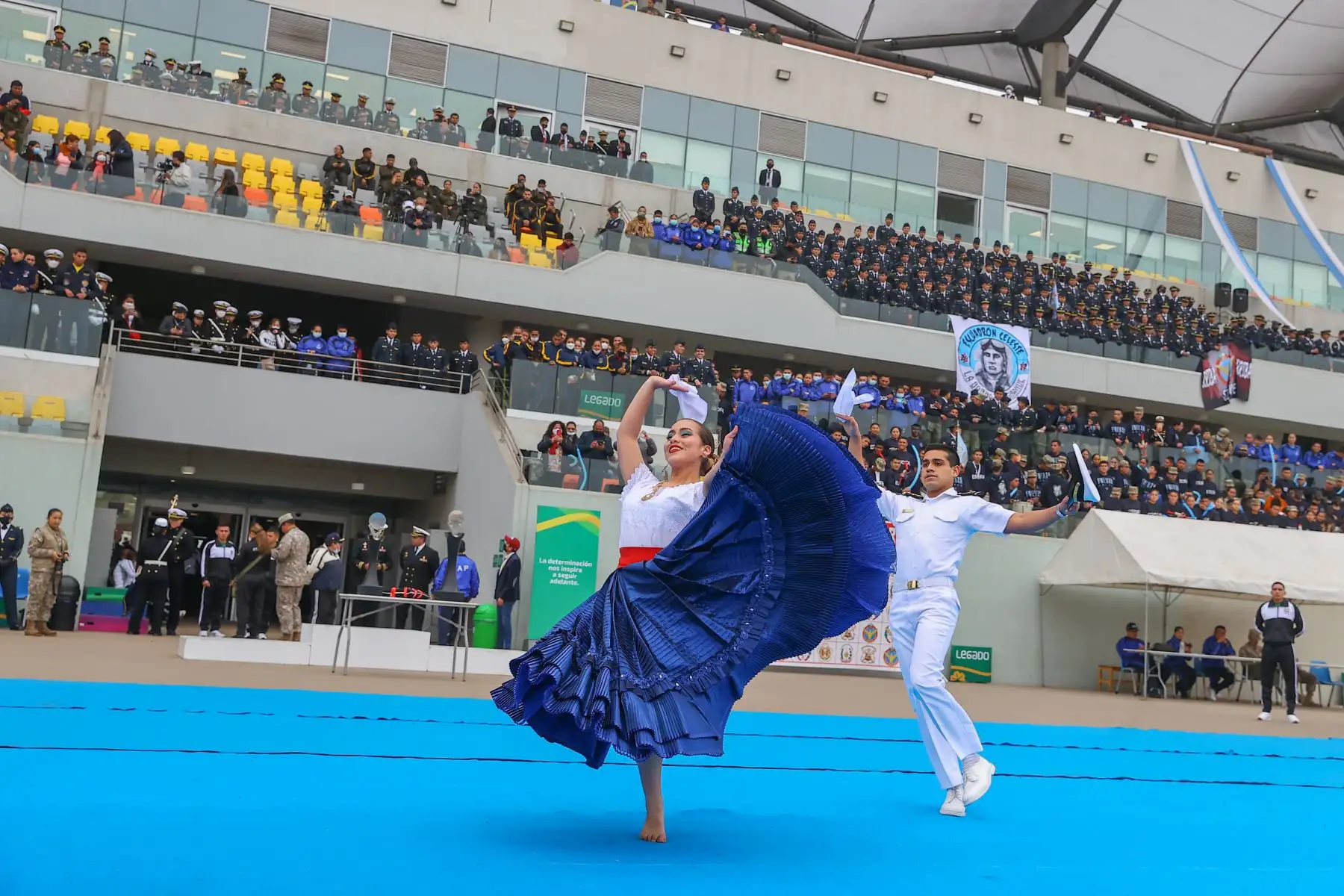 El ministro Defensa, José Luis Gavidia Arrascue, presidió la Ceremonia de Inauguración de los Juegos Deportivos Militares 2022, en el estadio de la Villa Deportiva Nacional (Videna), ubicado en el distrito de San Luis, donde participaron más de 3000 deportistas de las Fuerzas Armadas en distintas disciplinas deportivas olímpicas.
Foto: ANDINA/Andrés Valle