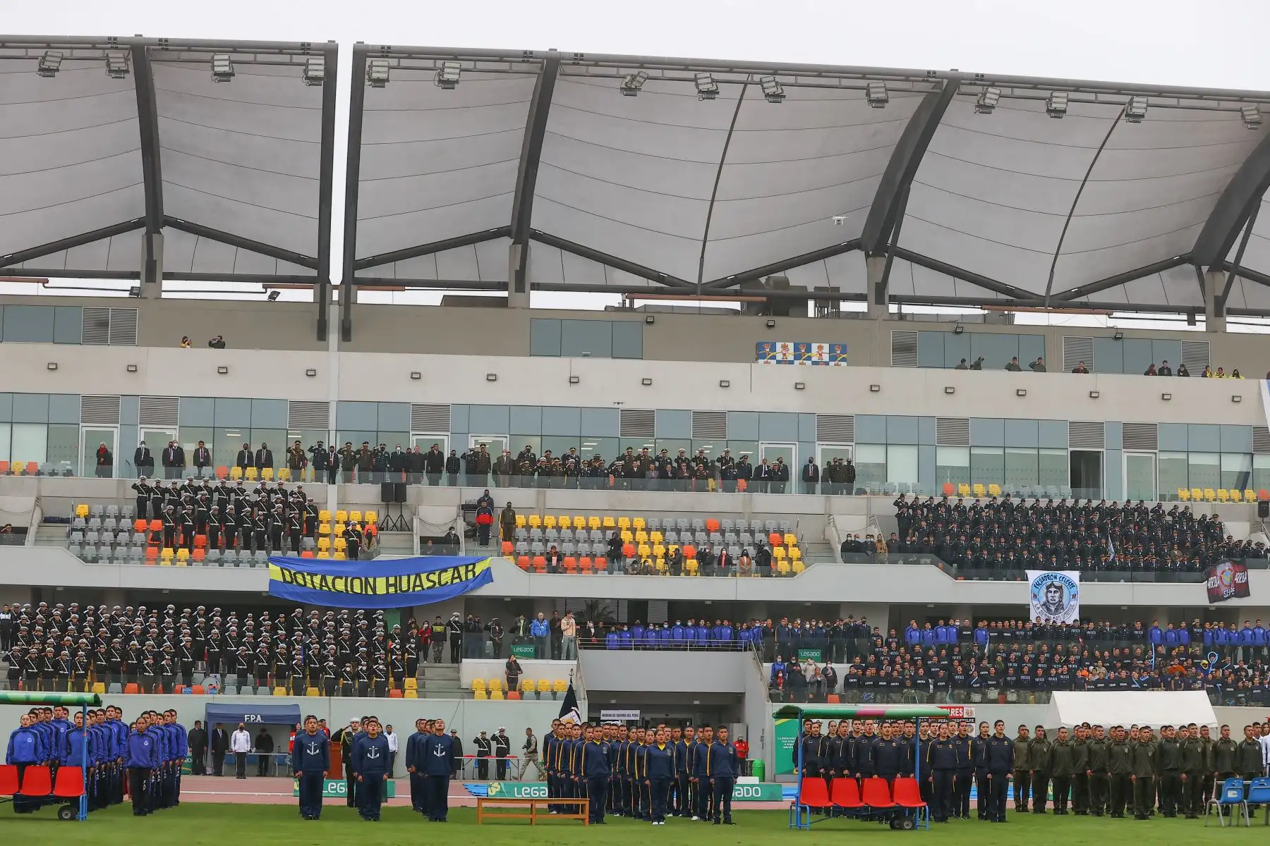 El ministro Defensa, José Luis Gavidia Arrascue, presidió la Ceremonia de Inauguración de los Juegos Deportivos Militares 2022, en el estadio de la Villa Deportiva Nacional (Videna), ubicado en el distrito de San Luis, donde participaron más de 3000 deportistas de las Fuerzas Armadas en distintas disciplinas deportivas olímpicas.
Foto: ANDINA/Andrés Valle