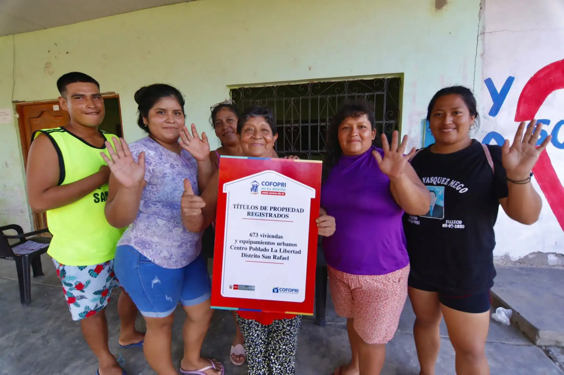 Títulos de propiedad benefician a familias e instituciones públicas de las 10 provincias de San Martín y de una provincia de Loreto, como parte de la campaña Cofopri en tu Distrito. Foto: MVCS