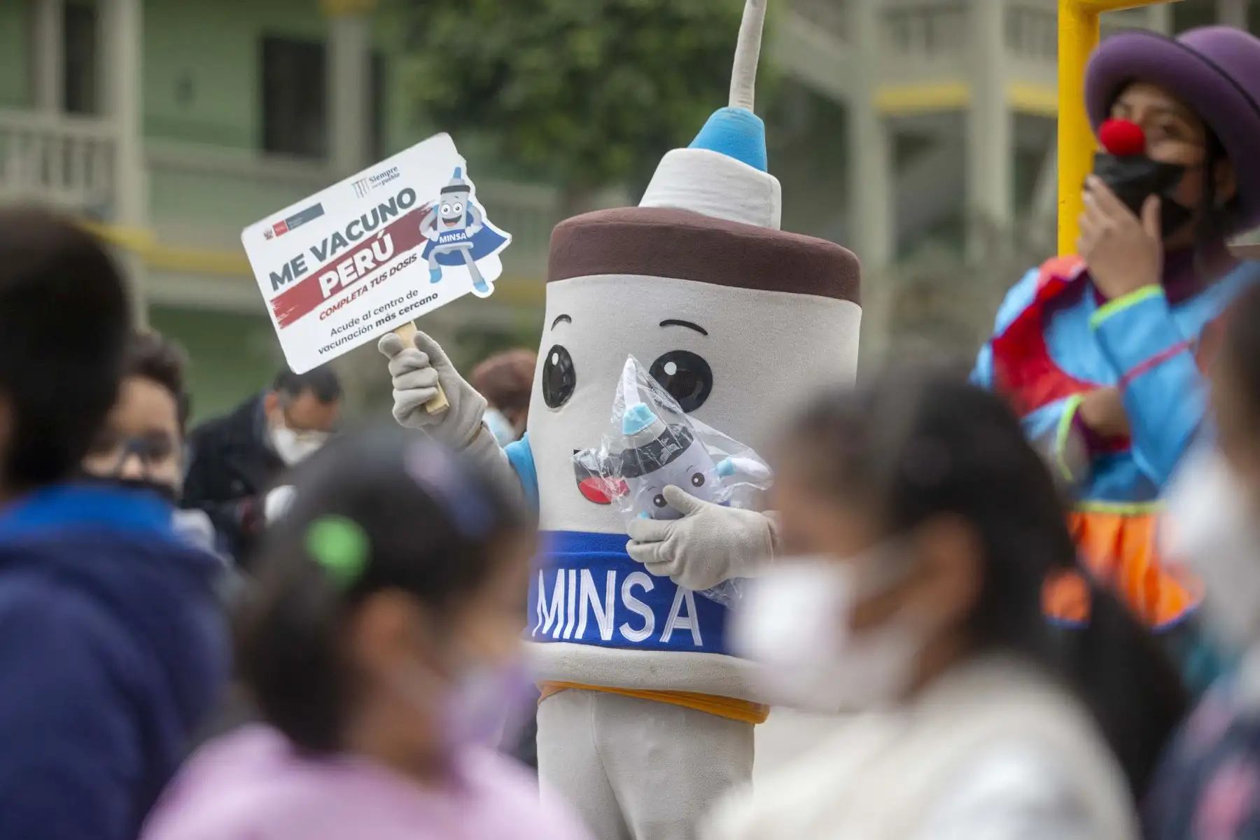 El Ministerio de Salud informó que la meta de este 2023 es proteger a alrededor de 600,000 niños y niñas a nivel nacional. ANDINA/Carla Patiño Ramírez