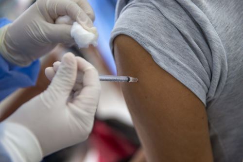 Una de las prioridades del Minsa es evitar un nuevo brote de sarampión mediante la vacunación a menores de 5 años. Foto: ANDINA