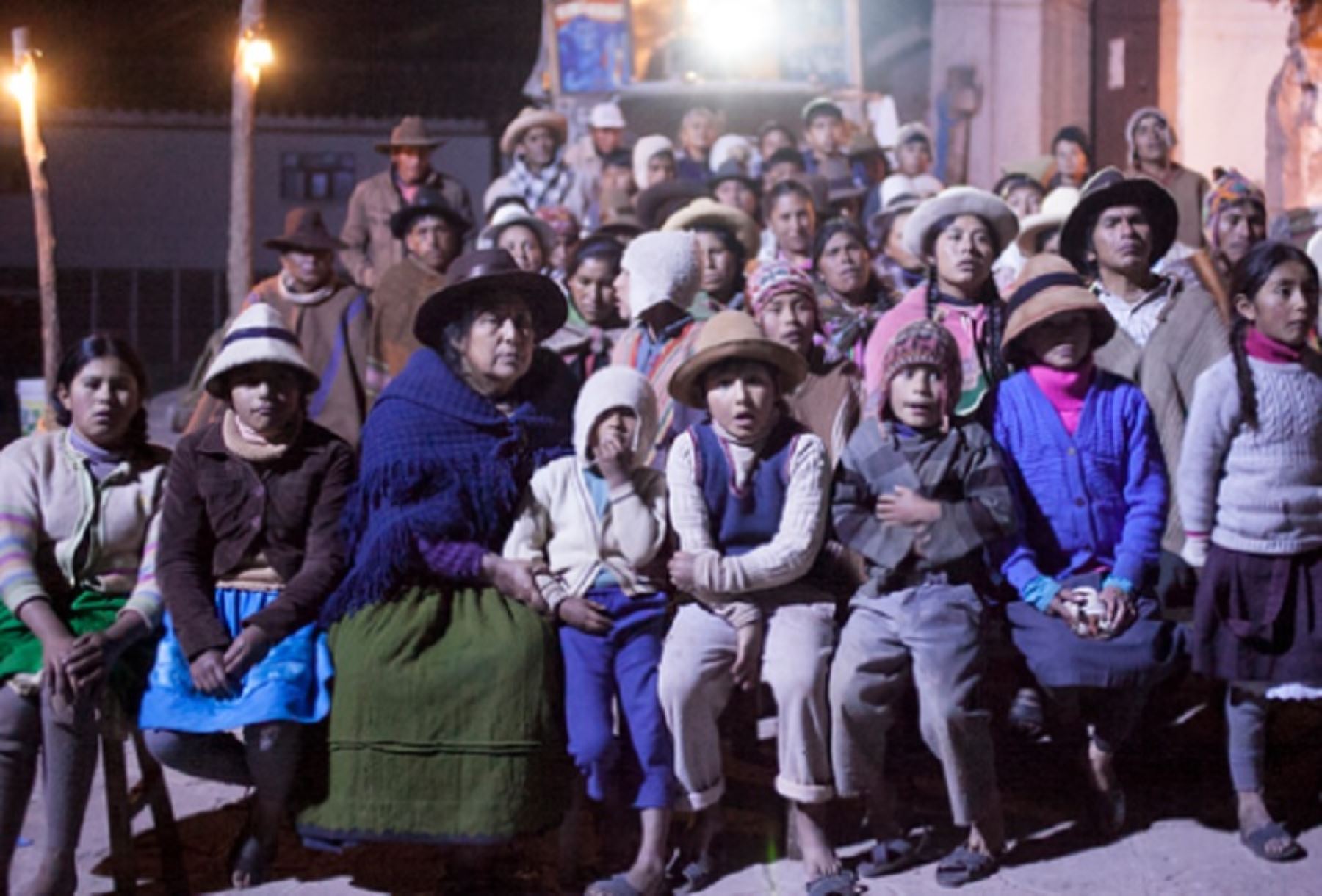 El Ministerio de Cultura entregó el premio a la Mejor Película Peruana del 26° Festival de Cine de Lima PUCP al largometraje rodado en Cusco, “Willaq pirqa, el cine de mi pueblo”, dirigida por César Galindo y donde los diálogos se realizan en quechua.
