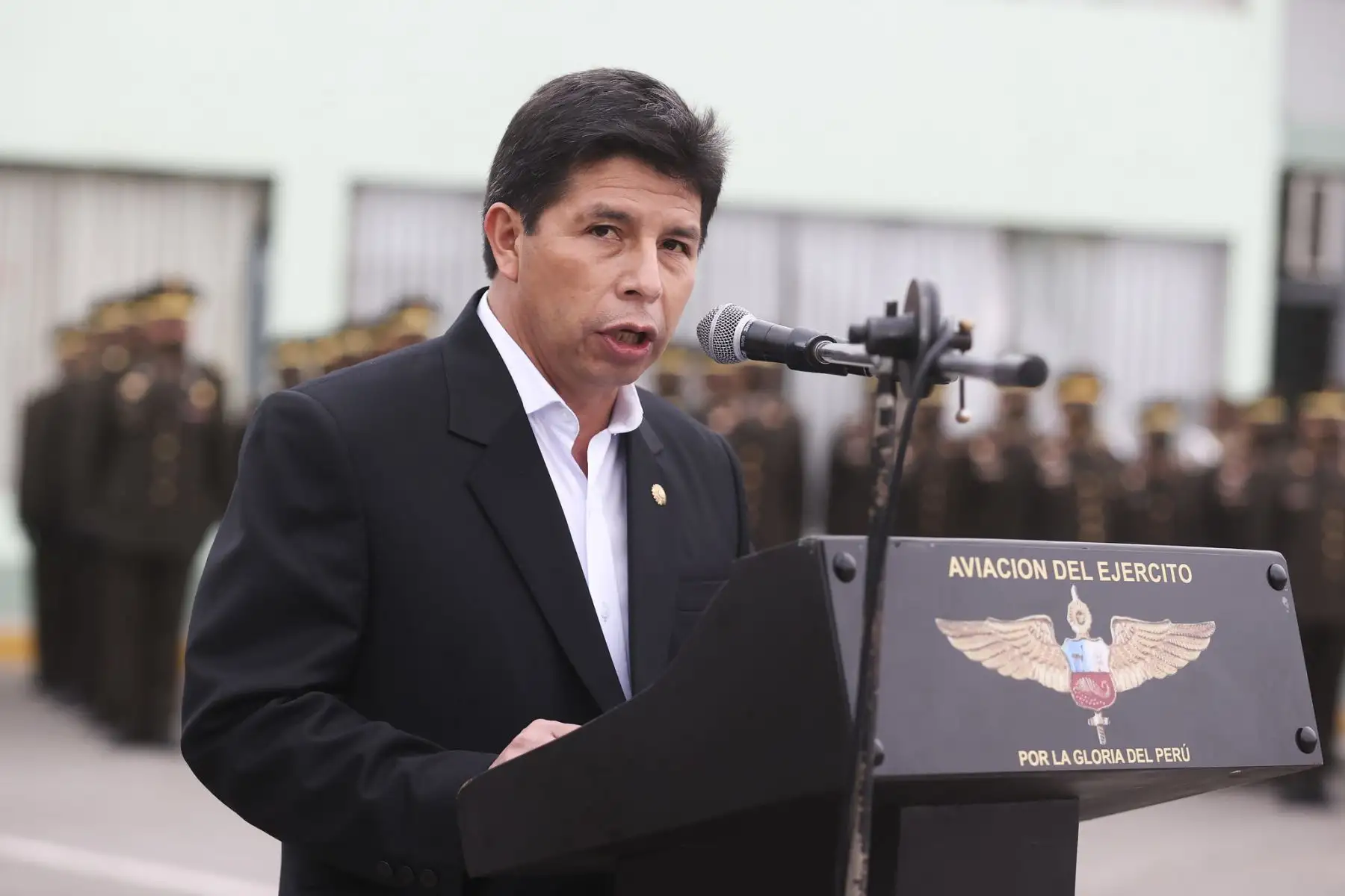 El presidente de la República, Pedro Castillo, rindió homenaje a militares caídos tras enfrentamientos con terroristas en el VRAEM. Foto: ANDINA/Prensa Presidencia