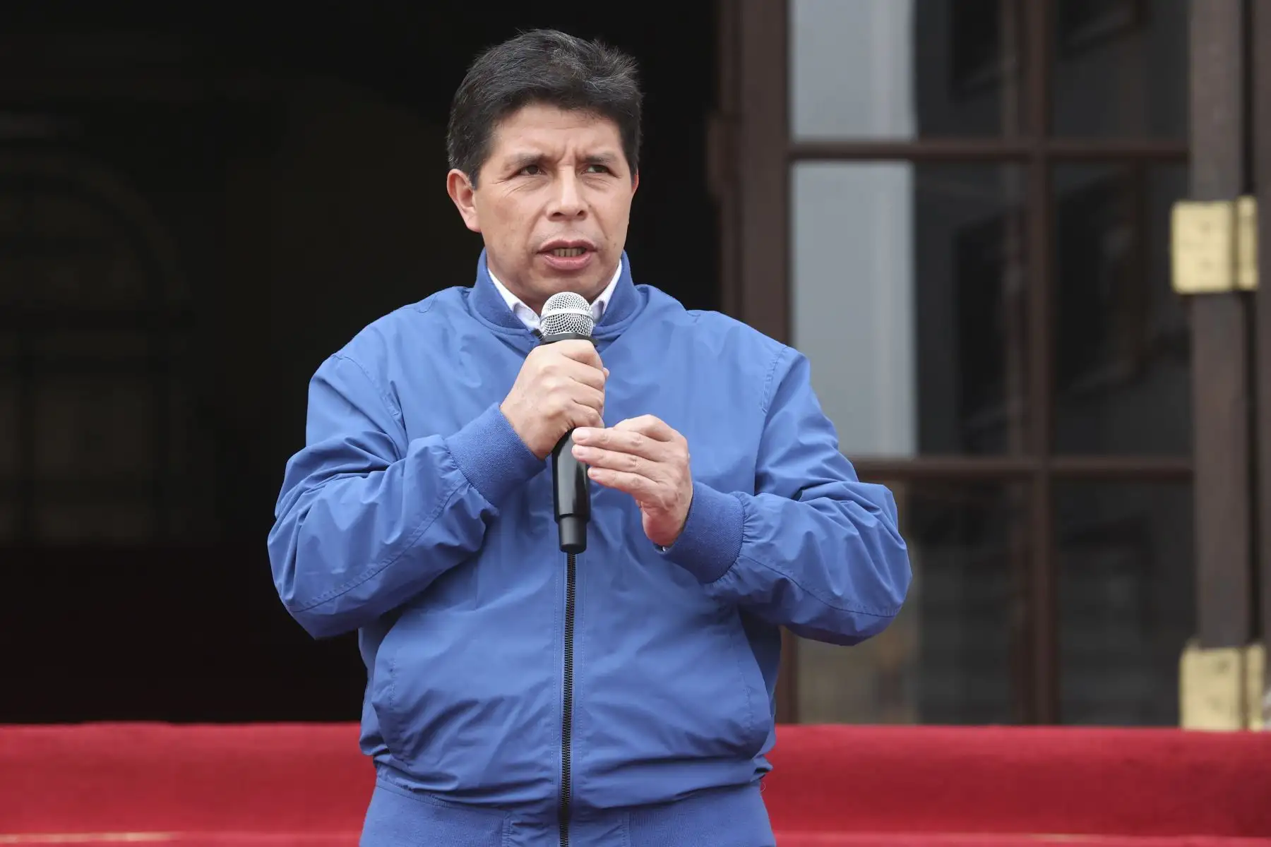 El presidente de la República, Pedro Castillo, se reunió esta tarde con licenciados de FF.AA. en Palacio de Gobierno. Foto: ANDINA/Prensa Presidencia