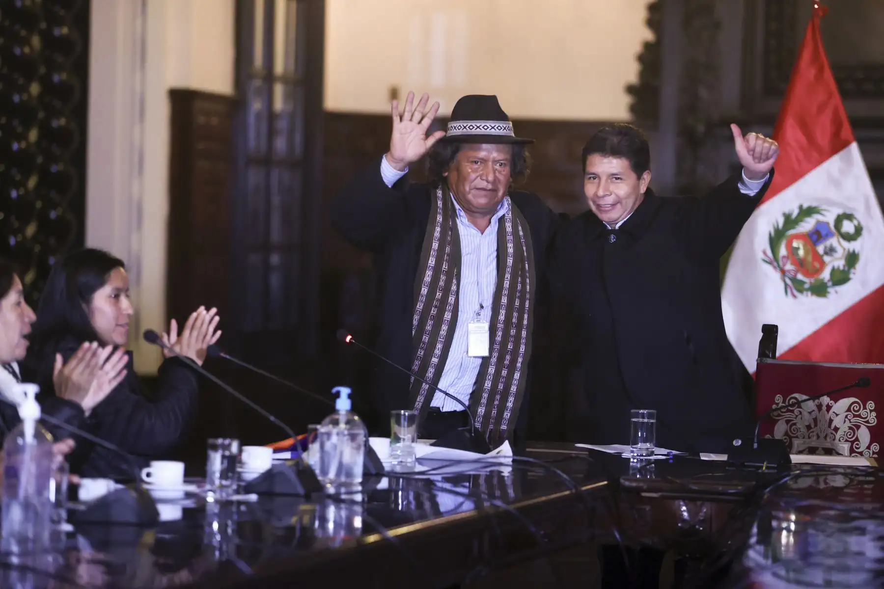 El presidente de la República, Pedro Castillo, sostuvo una reunión con líderes de pueblos originarios en Palacio de Gobierno. Foto: ANDINA/Prensa Presidencia