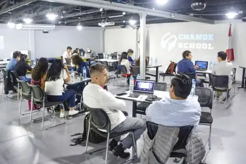 La promoción 2022 ha finalizado su entrenamiento y difundirá los logros alcanzados a través de 8 videoconferencias los martes y jueves del mes de agosto.