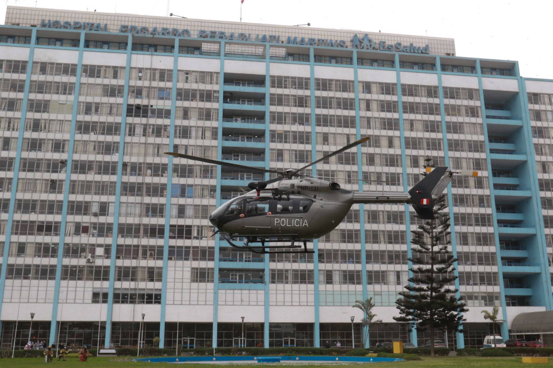 EsSalud participa del segundo Simulacro Nacional  Multipeligro, el cual contó con un helicóptero de la Policía Nacional para evacuar a los posibles heridos a los diferentes hospitales. Foto: ANDINA/ Héctor Vinces