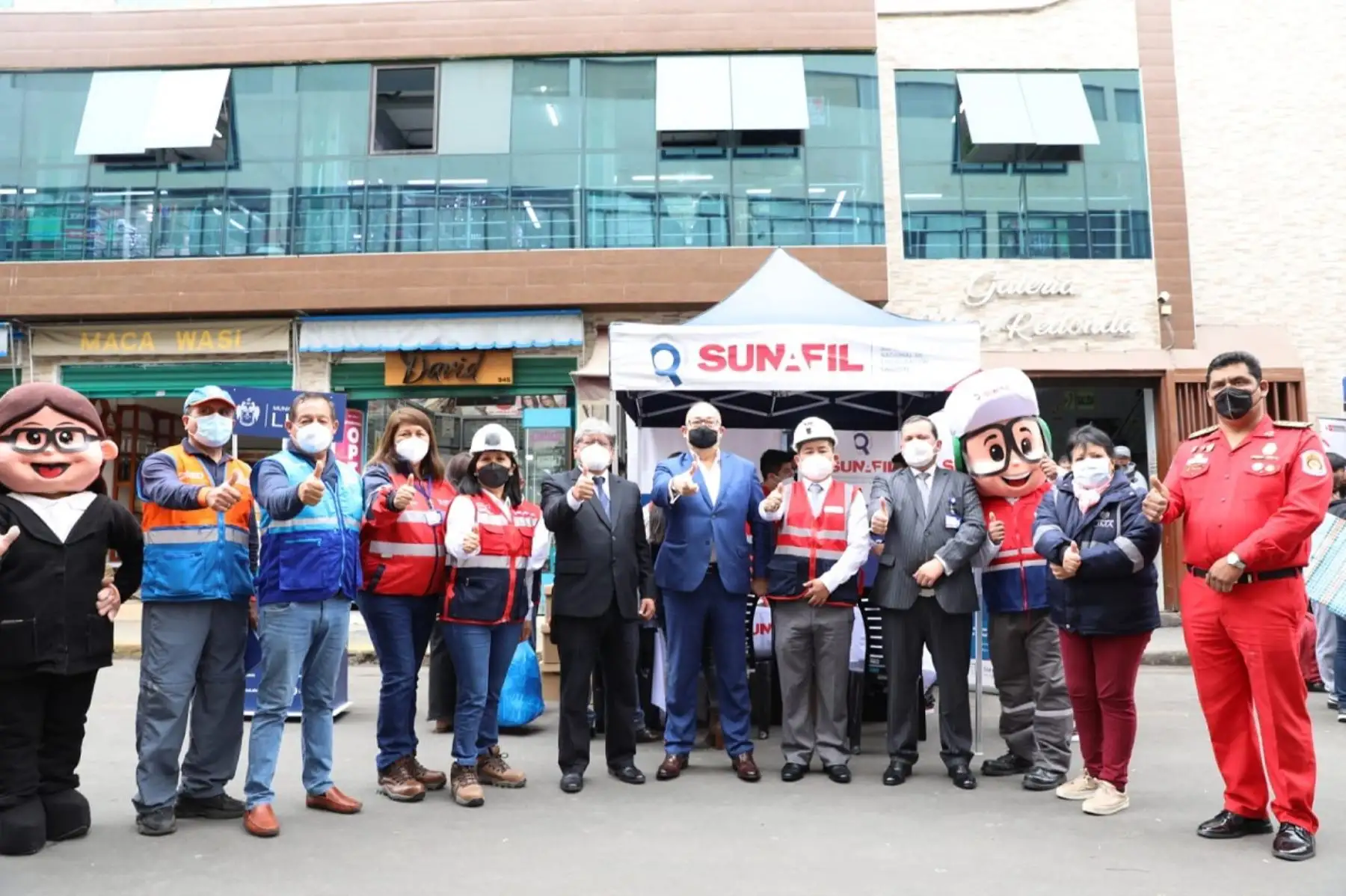 Sunafil y otras entidades como los bomberos, capacitaron a trabajadores y empleadores de Mesa Redonda en temas laborales y de prevención de accidentes. Foto: Cortesía.