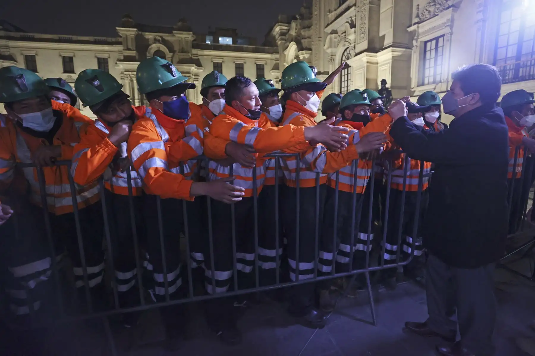 Presidente de la República, Pedro Castillo, sostiene encuentro con los trabajadores mineros y metalúrgicos de la empresa minera Los Quenuales, del Grupo Glencore, Casapalca, Huarochirí. Foto: ANDINA/ Prensa Presidencia
