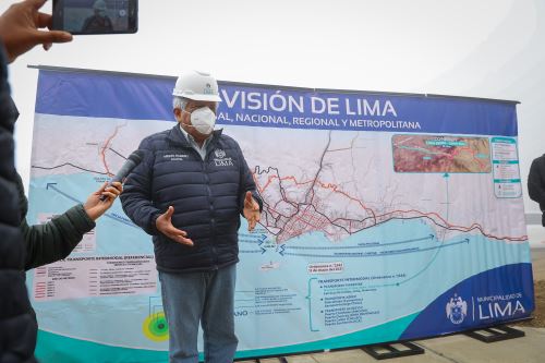 Alcalde de Lima Miguel Romero supervisó avance de obras en nueva vía Pasamayito
