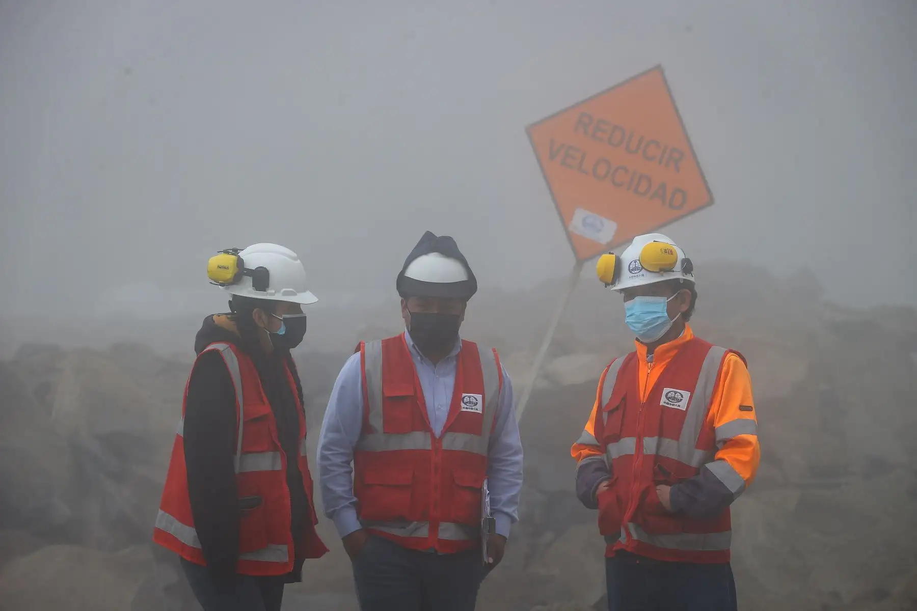 La obra se encuentra a más del 80% de ejecución y actualmente se vienen desarrollando trabajos de trazo y replanteo, demolición de estructuras de concreto, corte y compactación del terreno, así como asfaltado.
Foto: ANDINA/Andrés Valle
