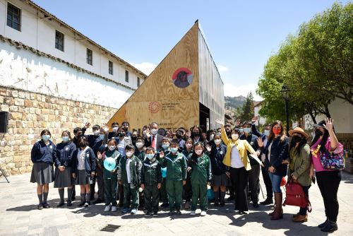 Inauguran  exposición itinerante “El Desafío del Nosotros” del Proyecto Especial Bicentenario en Cajamarca