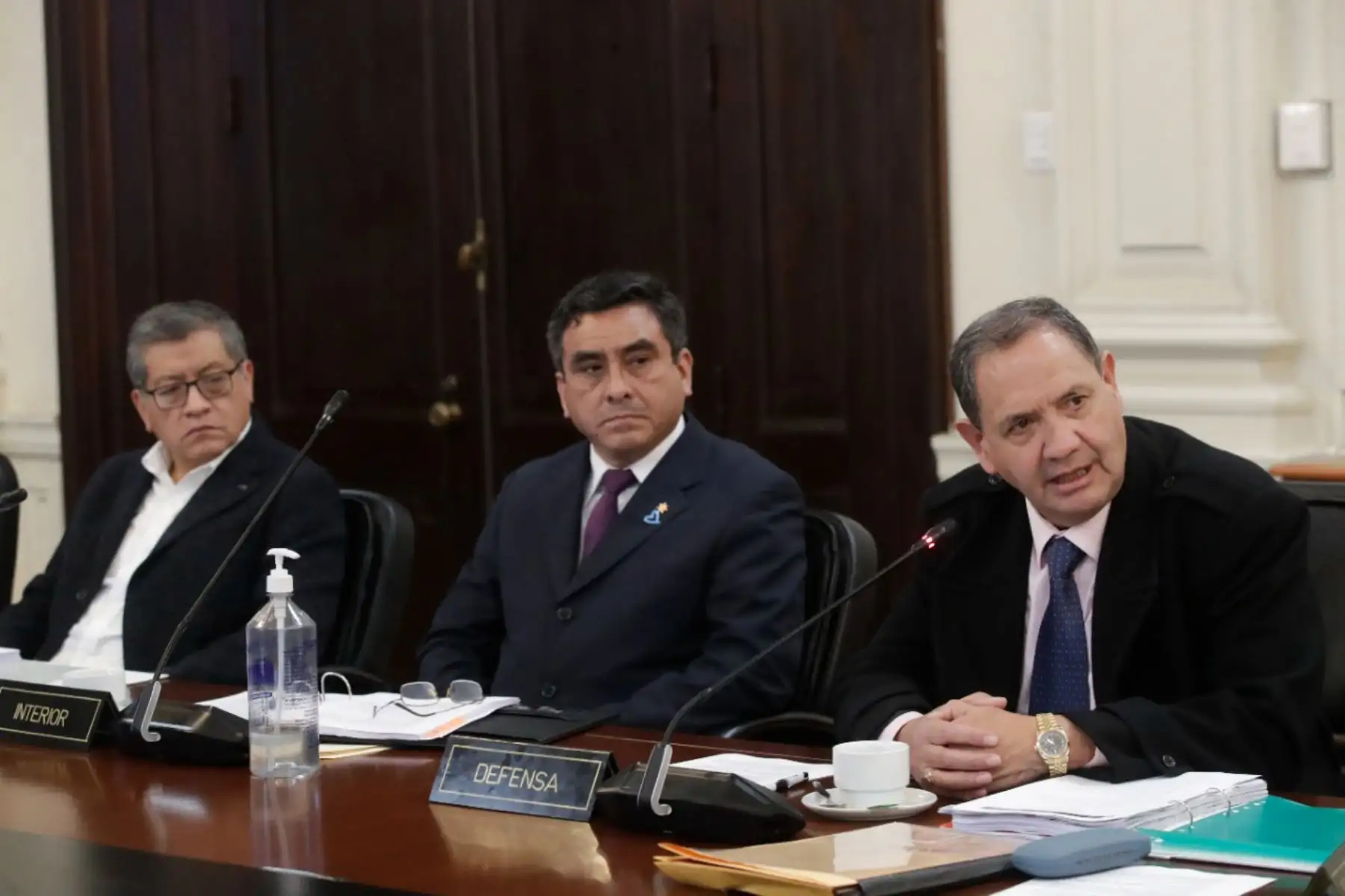 El presidente Pedro Castillo, lidera sesión del Consejo de Ministros, donde se evalúan y debaten temas a favor del país: compra de vacunas para viruela del mono, avances de vacunación COVID-19, políticas de inclusión para poblaciones con discapacidad severa, entre otros. Foto: ANDINA/ Prensa Presidencia