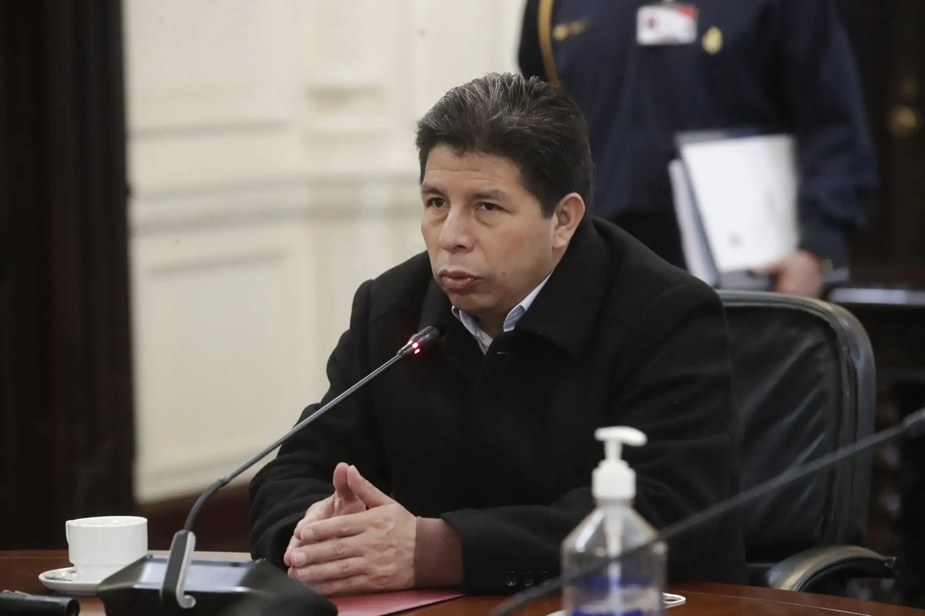El presidente Pedro Castillo, lidera sesión del Consejo de Ministros, donde se evalúan y debaten temas a favor del país: compra de vacunas para viruela del mono, avances de vacunación COVID-19, políticas de inclusión para poblaciones con discapacidad severa, entre otros. Foto: ANDINA/ Prensa Presidencia
