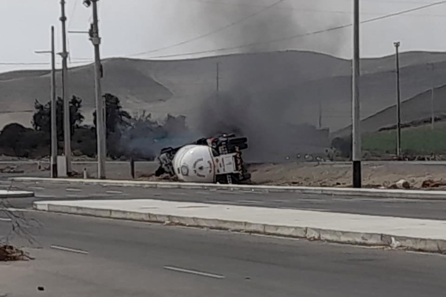 Incendio se ocurrió en el tramo Pativilca-Huarmey, en el sector 9 de Octubre, que colinda con la zona urbana de Huarmey.